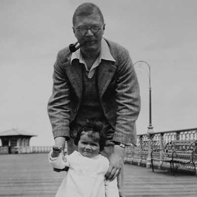 dad-baby-daughter