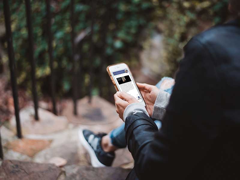 earlyme-on-phone-short
