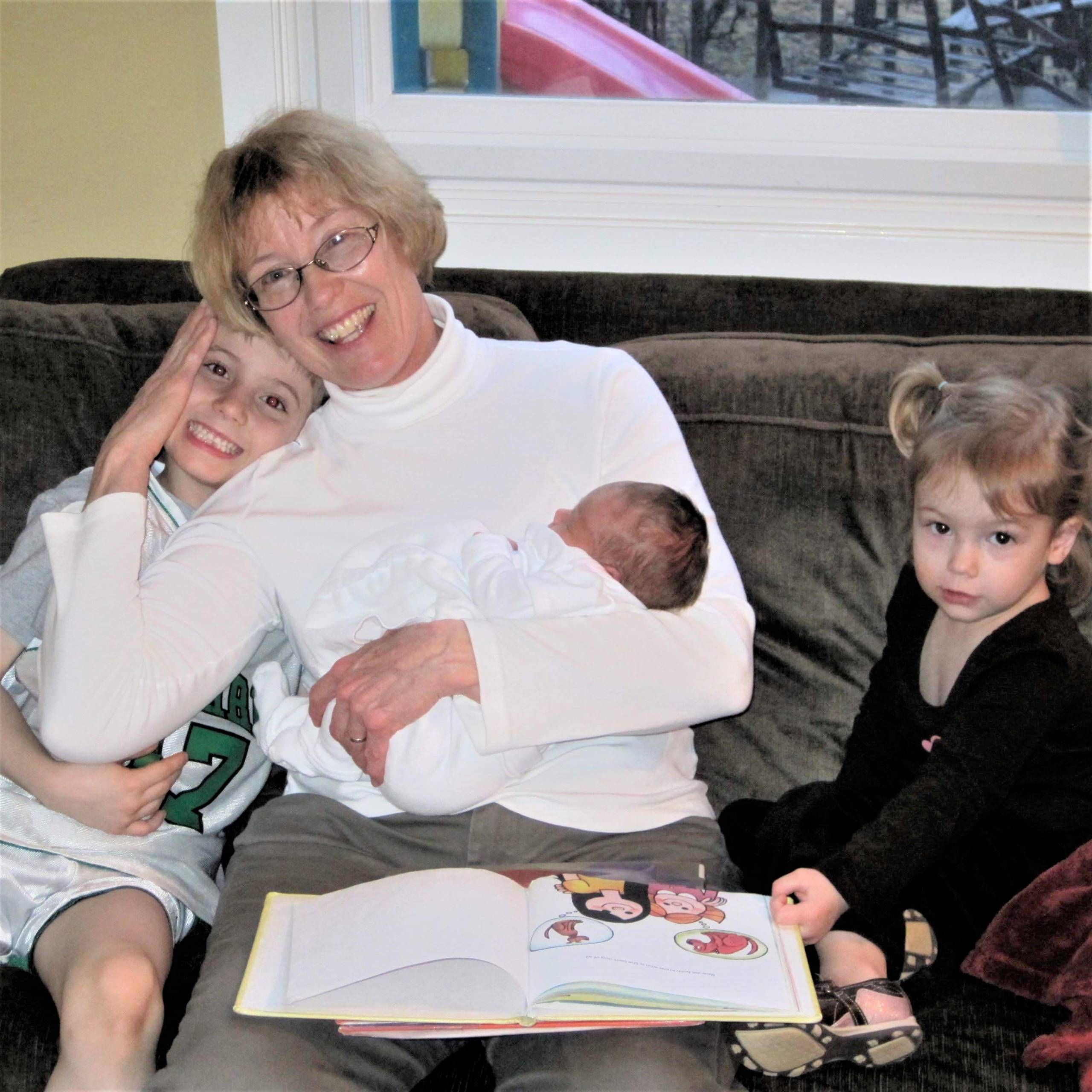 mom-reading